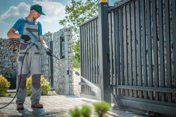 Animal Enclosure Cleaning in Round Lake Park, IL